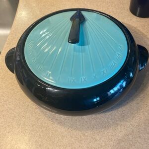 Vintage MCM Kenwood USA Casserole dish with lid. Porcelain Turquoise with lid.